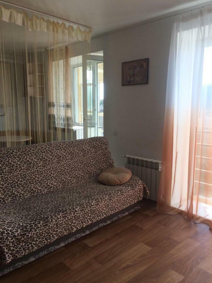 Studio Apartment In Center 폴타바 외부 사진